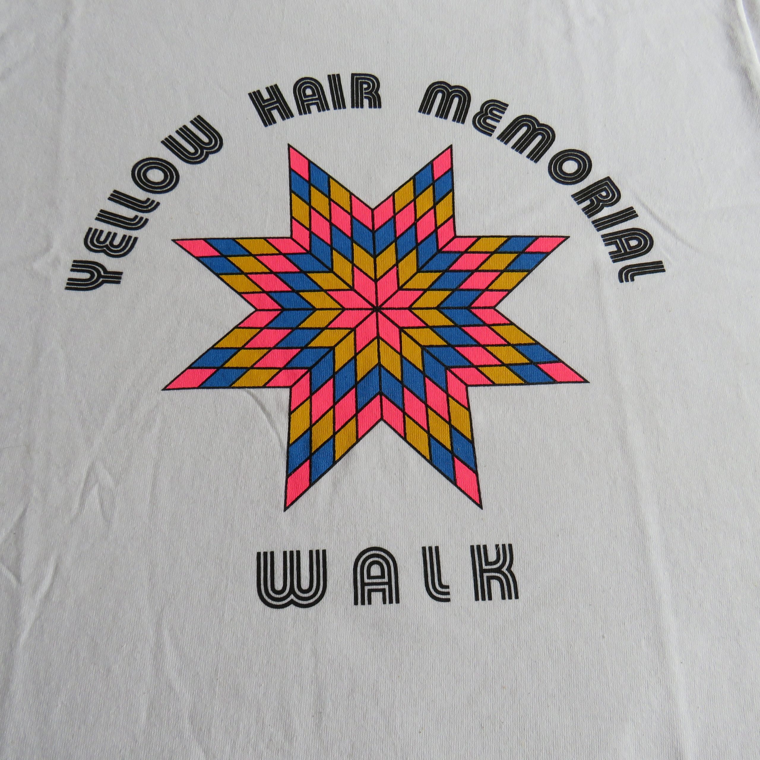 Wit T-shirt Yellow hair memorial walk (Maat S)