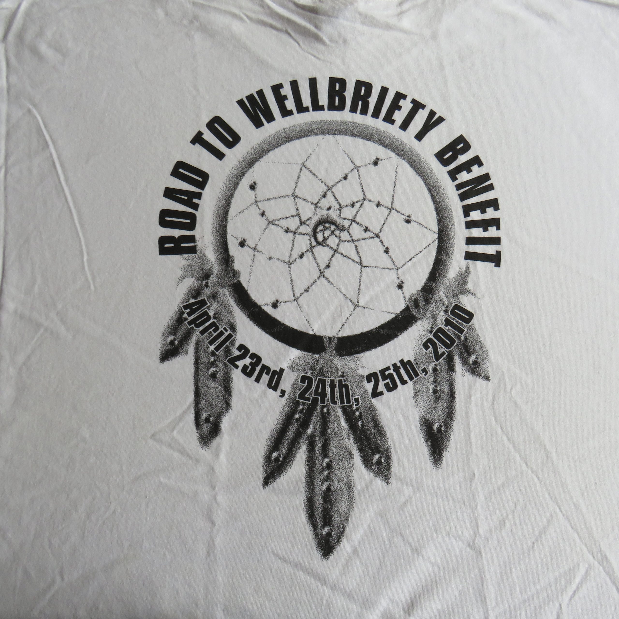 Wit T-shirt Road to wellbriety benefiet (Maat XL)
